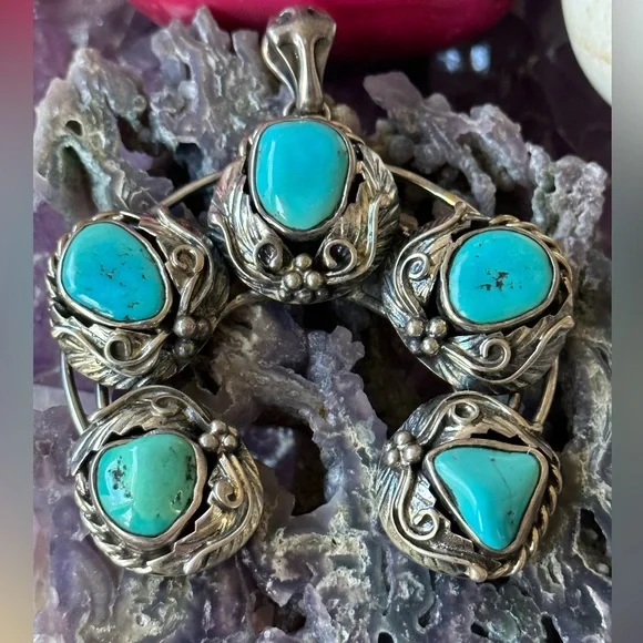 Sleeping beauty Southwestern naja sterling silver pendant - Picture 3 of 10